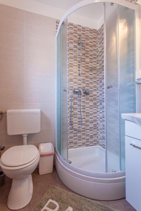 Room Laudina Cres Bagian luar foto