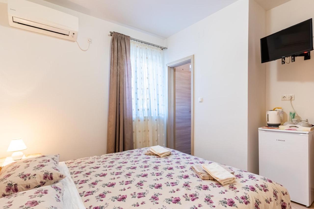 Room Laudina Cres Bagian luar foto